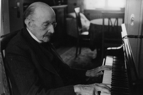 max-planck-3(2) max-planck-3(2)