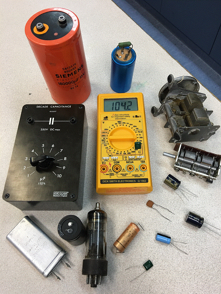 圖一：各式各樣的電容器1